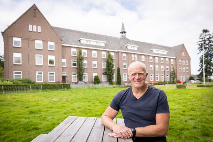 Rien Roeleveld is aangenaam verrast dat De Zwanenhof na bijna een halve eeuw nog steeds zo'n mooie plek is als hij zich herinnert.