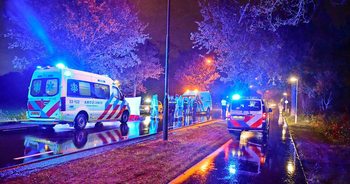 Motorrijder overleden bij ongeluk tussen Veldhoven en Waalre, weg nog lang dicht.