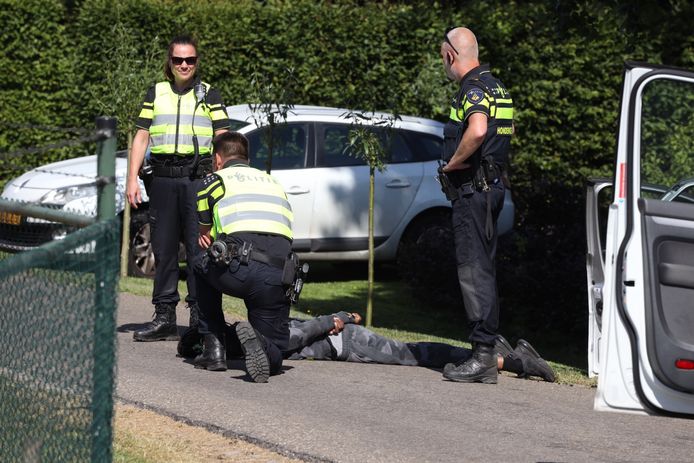Aanhouding in Best op de Schansweg na achtervolging.