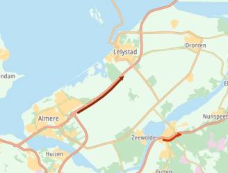 Rijstrook A6 tussen Muiden en Lelystad weer open, na lang oponthoud door stilstaande vrachtauto