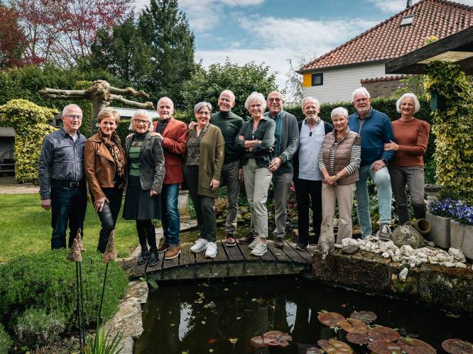 Ongekende mijlpaal in familie: deze acht broers en zussen zijn allen ruim 50 jaar getrouwd