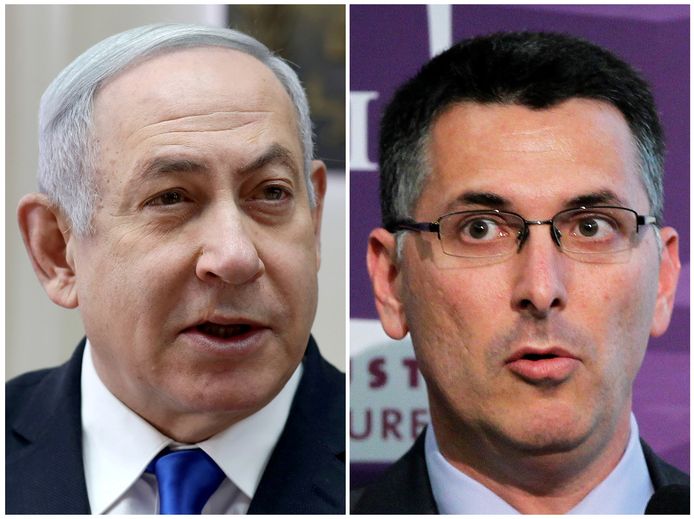 Netanyahu (links) en zijn tegenstander en partijgenoot Gideon Saar (rechts).