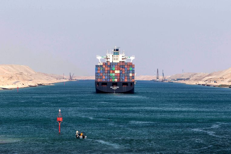 File In Het Suezkanaal Een Containerschip Blokkeert Volledige Doorgang De Morgen