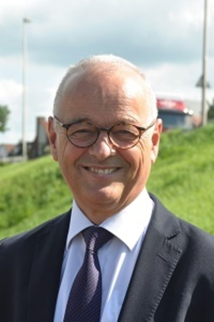 Burgemeester Jan Willem Wiggers van Heerde.