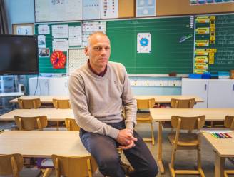 “Sluit de scholen nu en geef les in de zomer”: Gentse schooldirecteur heeft het gehad met ‘het opofferen van leerkrachten’