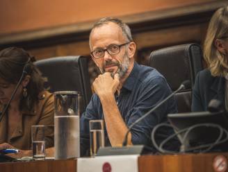 Schepen Filip Watteeuw zwaar aangepakt na ‘ongepaste’ tweet over... barbecueworst: “Hadden ze Vlaams Belangers een hotdog moeten weigeren dan?”