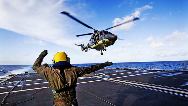 Lynx-helikopter landt op Nederlands fregat Hr. Ms. Evertsen Beeld ANP