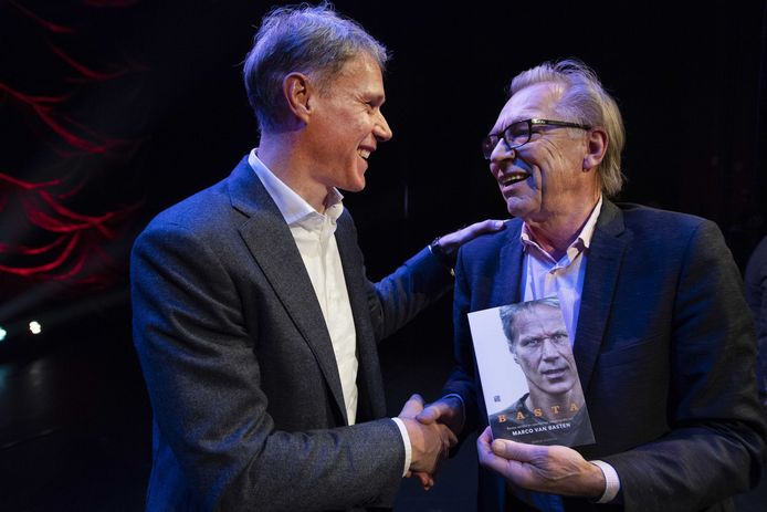 Marco van Basten con Jan Mulder.