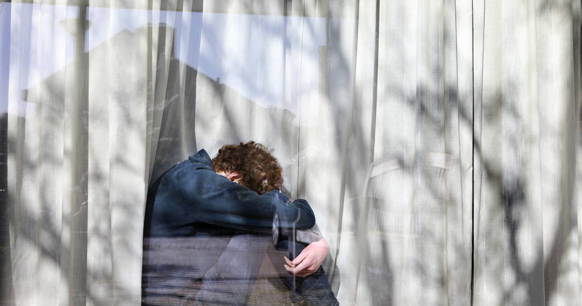 Lezers Schrijven - Meer weerwoord gewenst tegen negativisme over gelukszoekers en: wie stopt Red Bul