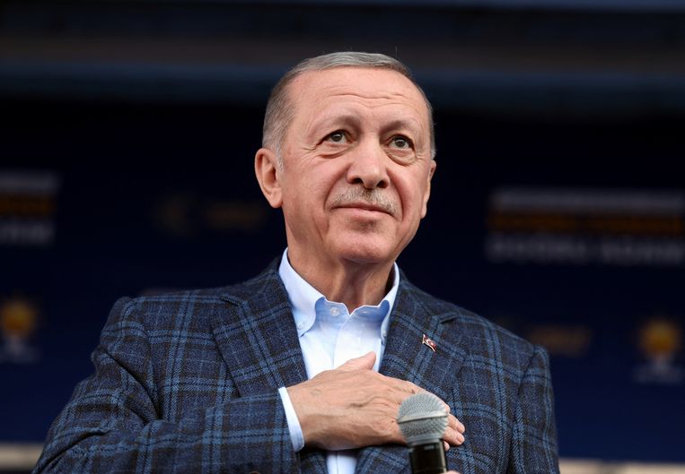 Turkish President Erdogan cancels campaign activities for the second day in a row, and the government denies having a heart attack