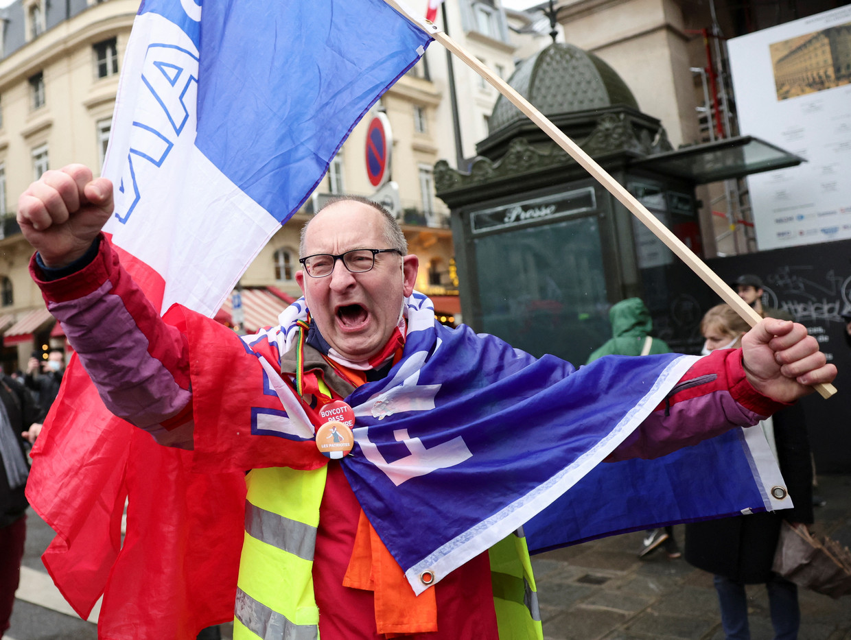 A protest against the Corona measures in Paris (January 8).  Reuters photo