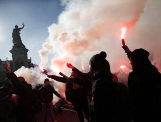 Nieuw protest tegen Franse pensioenhervorming: Eiffeltoren gesloten en haven geblokkeerd