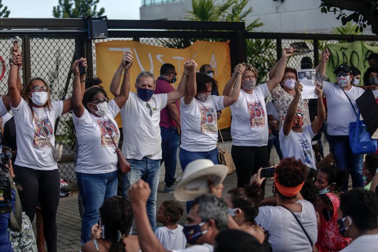 De dood van Miguel (5) was aanleiding voor een golf van protesten tegen racisme in Recife, Brazilië. Beeld Hollandse Hoogte / AFP