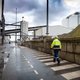 Omstreden recyclebedrijf mag van rechter vervuild asfalt importeren; inspectie vangt bot