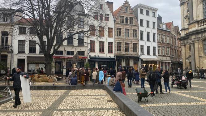 Opnieuw met paard en kar door de stad: Hendrik Conscienceplein decor voor opnames van internationale avonturenreeks ‘Theodosia’