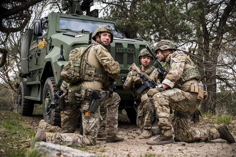 Nieuwe cao defensie militairen krijgen 8,5 procent meer loon