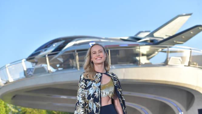 ‘Captain Marvel’-actrice Brie Larson test eigen attractie uit in Disneyland Paris: "Ik heb zitten roepen en tieren”