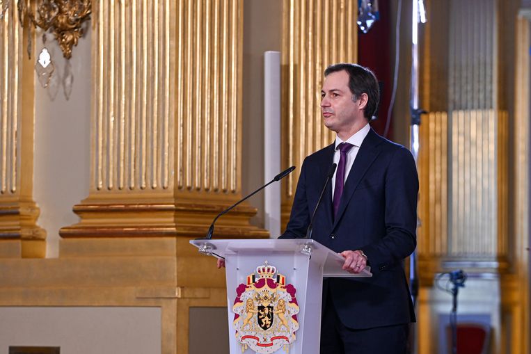 “Nu we al zo ver zijn geraakt, mogen we niet lossen”, sprak de eerste minister. Beeld BELGA