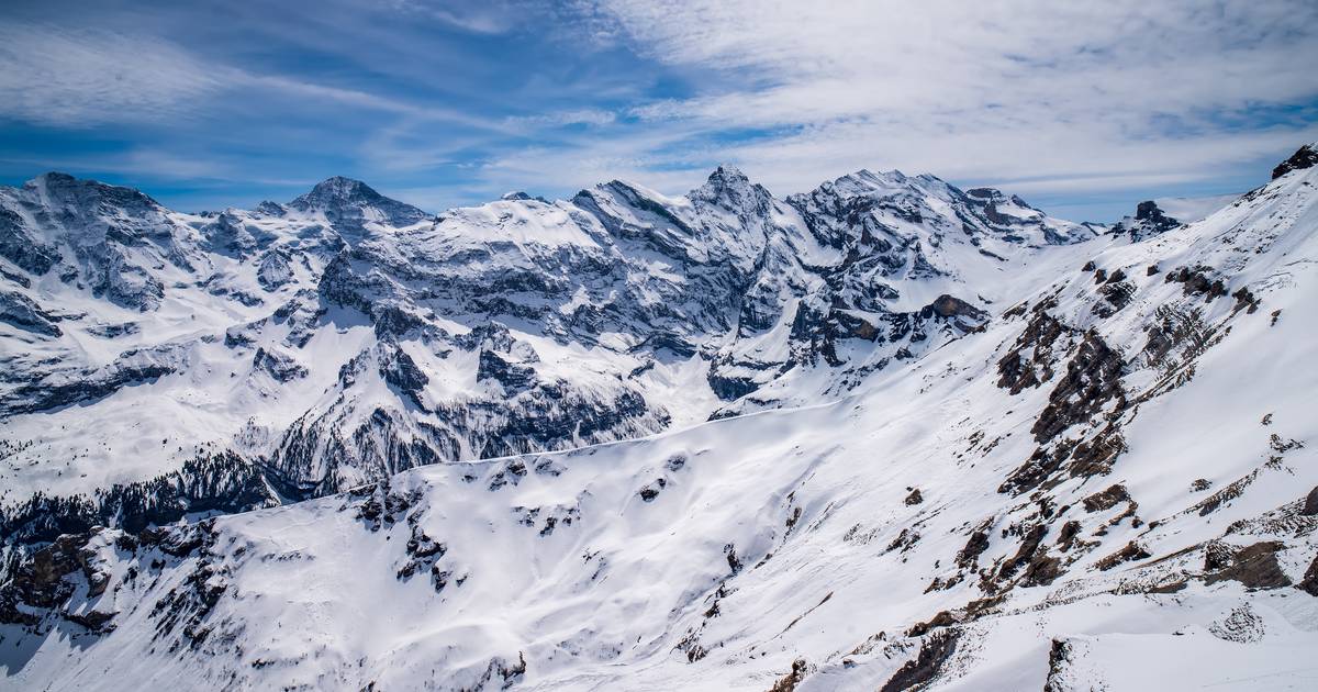 Трое голландцев погибли под лавиной в швейцарских Альпах: «Они были опытными альпинистами» |  снаружи