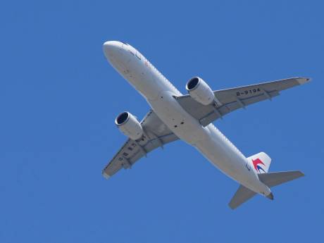 Eerste vlucht C919 van Chinese rivaal Boeing vertrokken