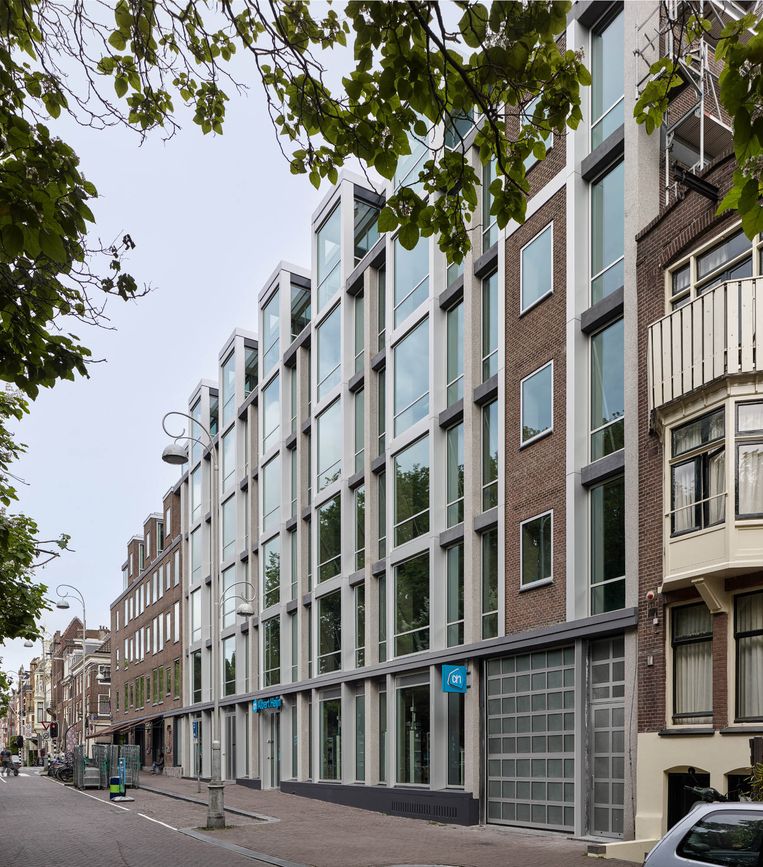 Kantoorgebouw van Arthur Staal uit 1967, omgevormd tot een modern centrum met werkplekken. Architecten: Office Winhov. Beeld Stefan Josef Mueller