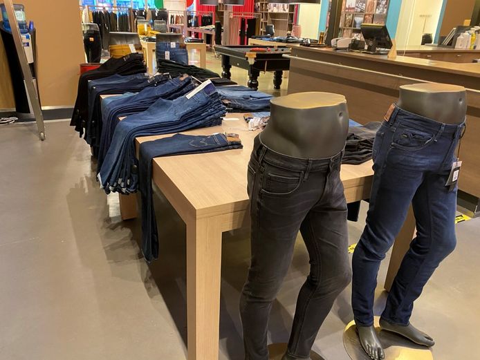 De overgebleven goederen gaan onder de hamer
