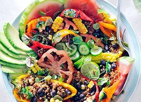Hot & mexican salade met romige jalapeñodressing