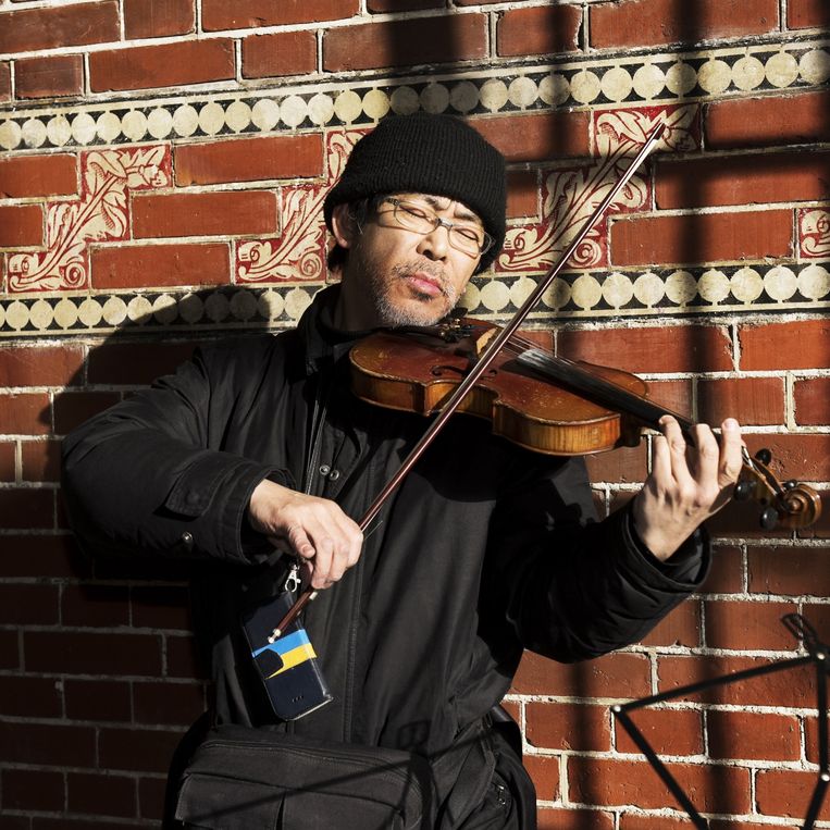 Tai Ishikawa (54) uit Japan, violist. Beeld Sanne De Wilde