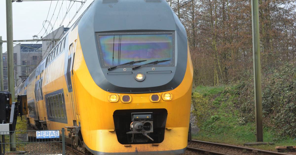 Geen treinen tussen Ede-Wageningen en Wolfheze vanwege aanrijding.