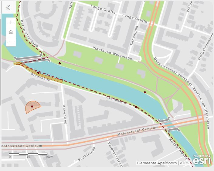 ‘Schijtbende’ langs Apeldoorns Kanaal ergert omwonenden. ‘Ruim die hondendrol nou gewoon op