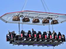 “Dinner in the sky” se paie la butte du Lion de Waterloo jusqu’au 29 juin