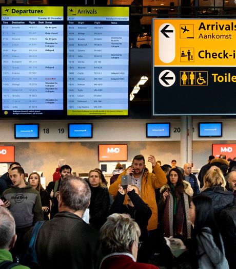 Mist blijft spelbreker op Eindhoven Airport: 50 vluchten uitgeweken of geannuleerd