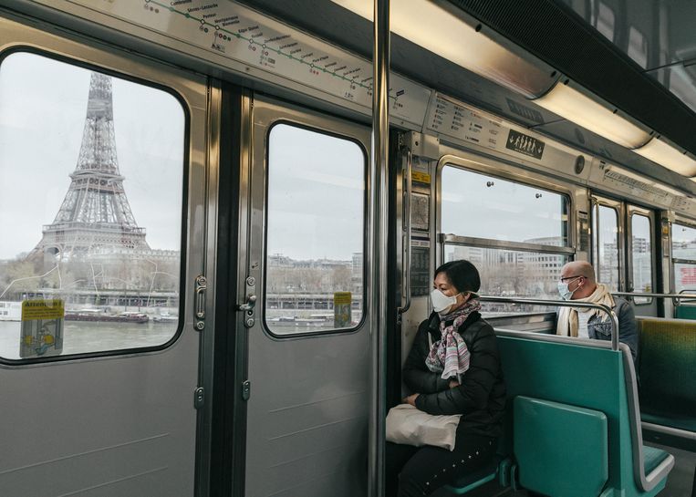 PARIJS, FRANKRIJK. De toeristische attracties zijn er nog, de toeristen niet meer.  Beeld NYT/Andrea Mantovani