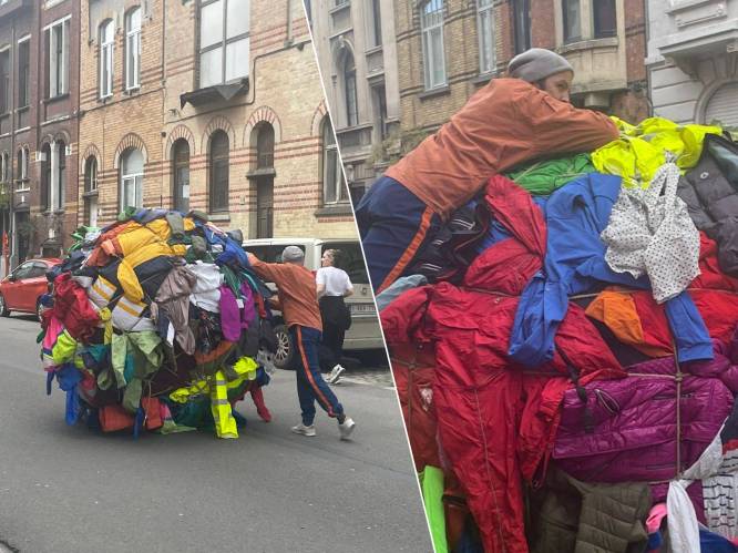 KIJK. Gigantische kledingbal rolt door Gent om aandacht te vragen voor eerlijke kleren