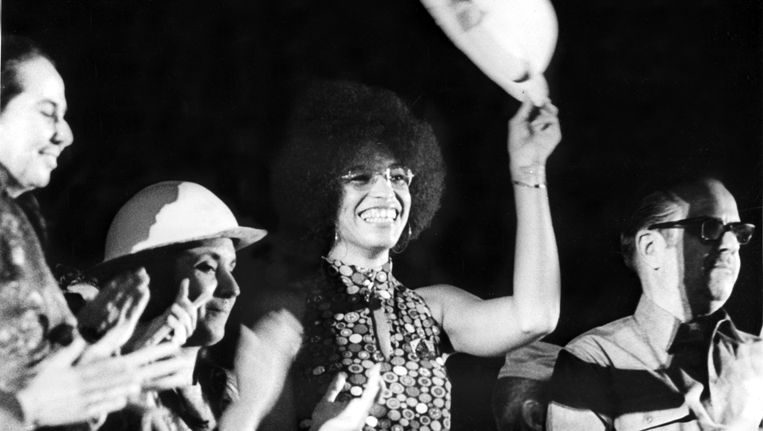 Angela Davis in Cuba, in 1972. Beeld afp