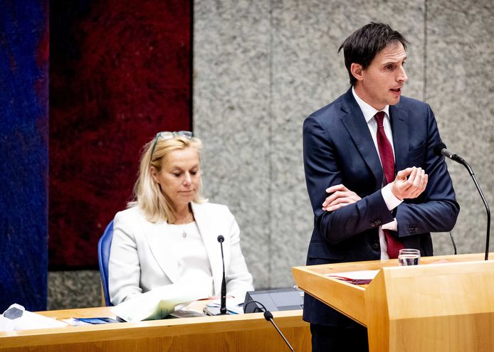 Sigrid Kaag, demissionair minister van Buitenlandse Handel en Ontwikkelingssamenwerking, en Wopke Hoekstra, demissionair minister van Financiën.