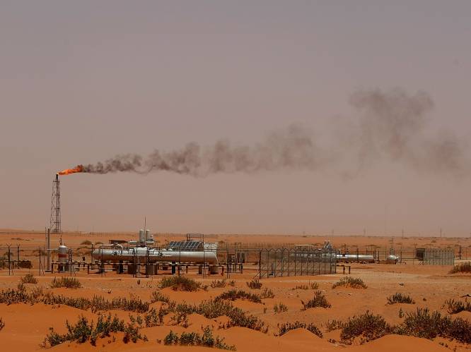 "Massale investeringen olieconcerns niet compatibel met klimaatakkoord van Parijs"