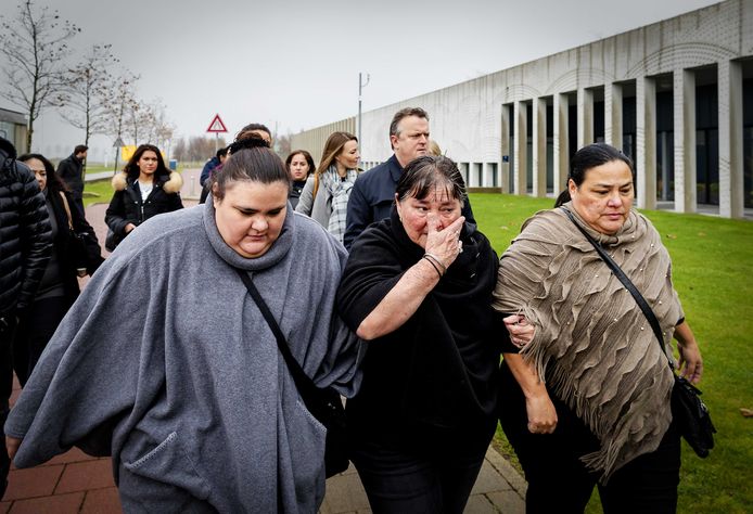 Archieffoto ter illustratie. De nabestaanden van Mitch Henriquez verlaten samen met Advocaat Richard Korver de rechtbank uit onvrede over het verloop van de rechtszaak tegen de twee agenten die verantwoordelijk worden gehouden voor de fatale arrestatie van de Arubaan.