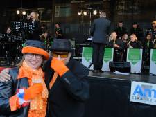 Dordrecht geniet op vertrouwde wijze van Koningsconcert op Statenplein