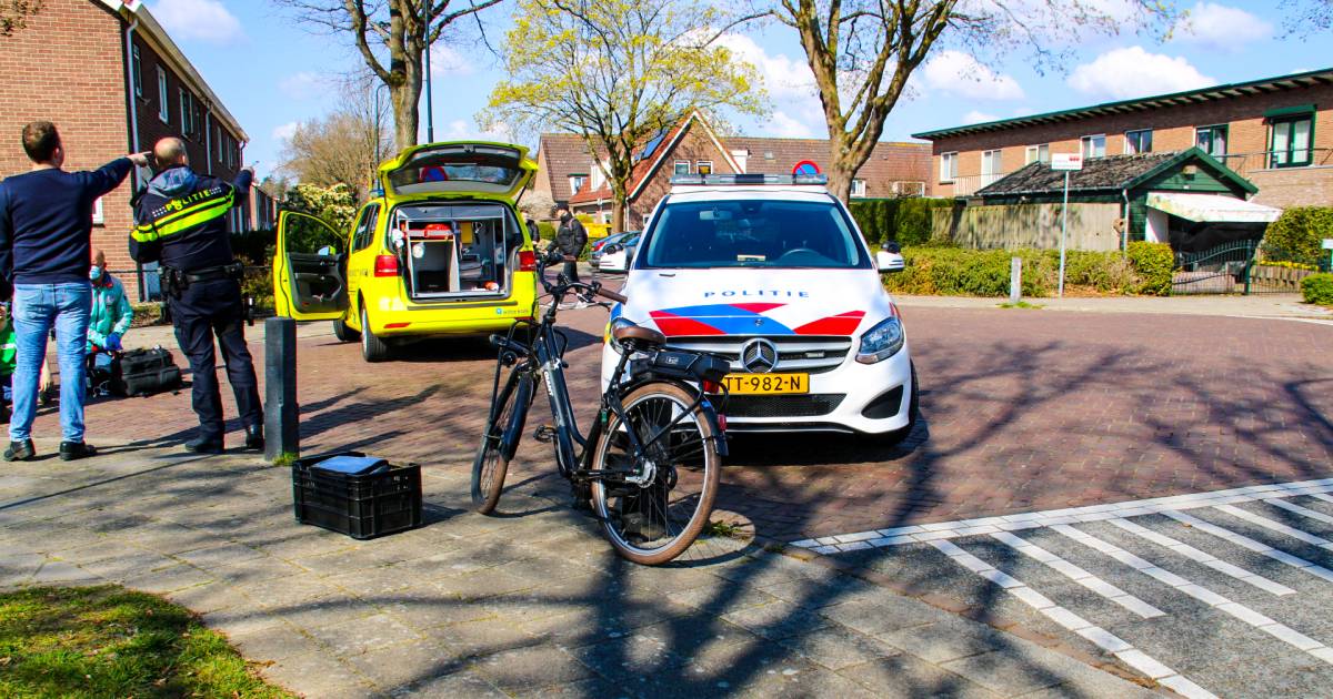 Opmerkelijke actie van automobilist na aanrijding met fietser in Apeldoorn: ‘Haalde ‘L’ van zijn dak en reed door’.