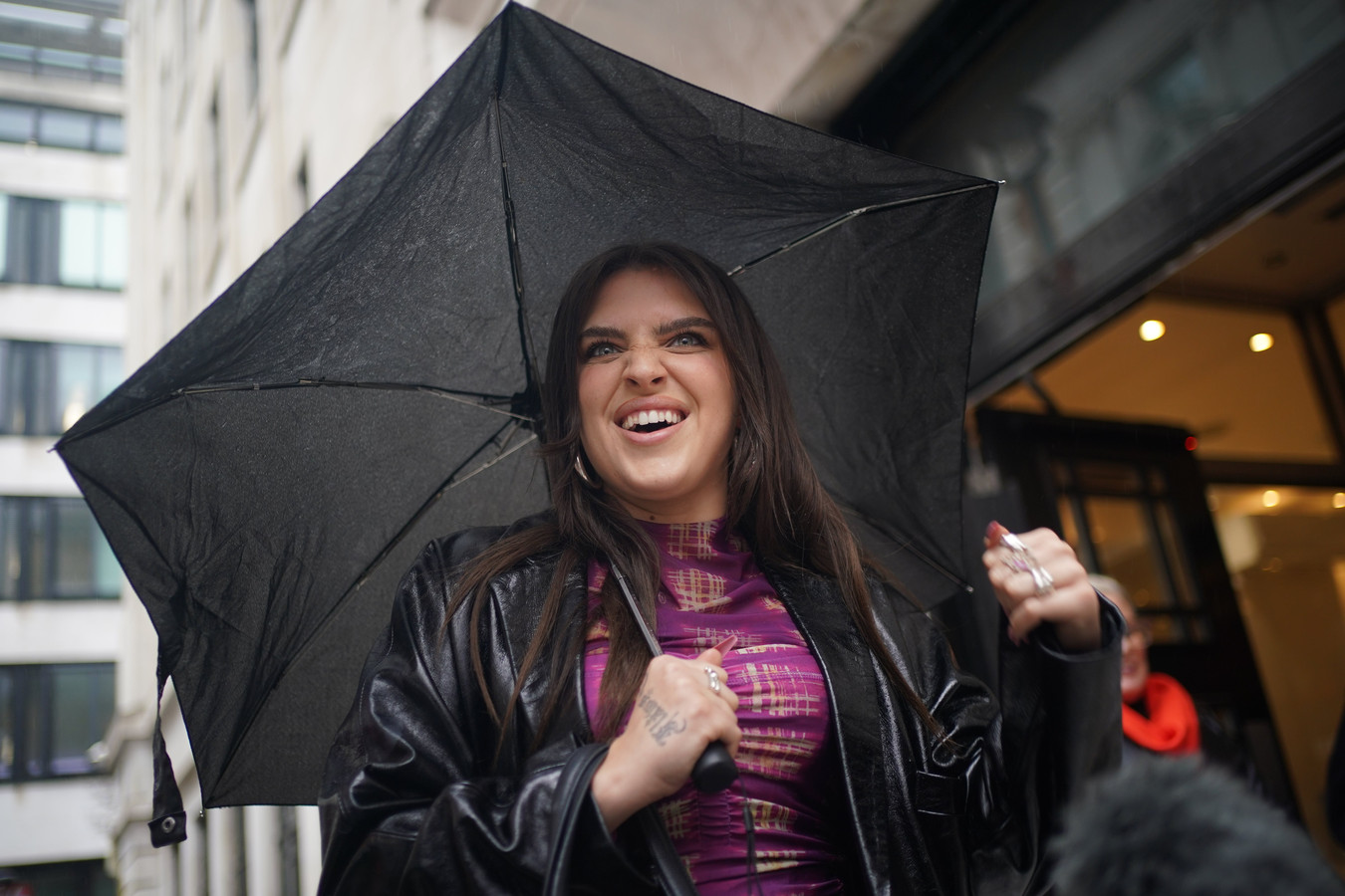 Meisje uit 'Grace Kelly'-clip van Mika gaat voor Verenigd Koninkrijk ...