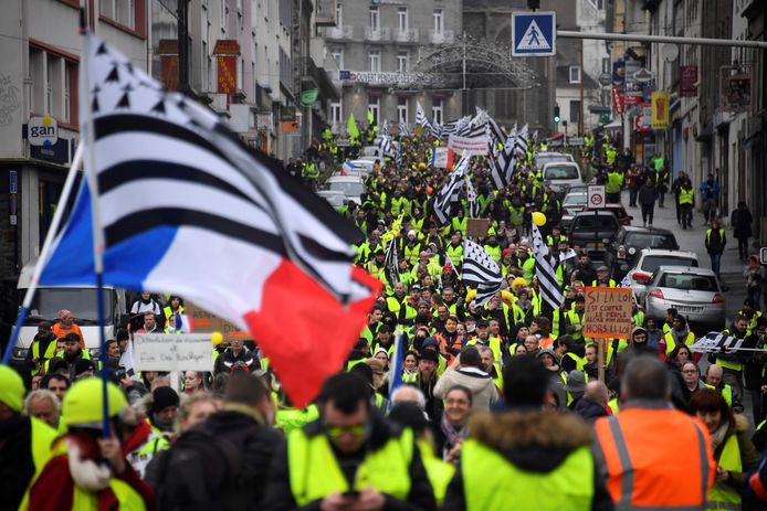 In Saint-Brieuc in Bretagne brachten veel demonstranten Bretoense vlaggen mee.