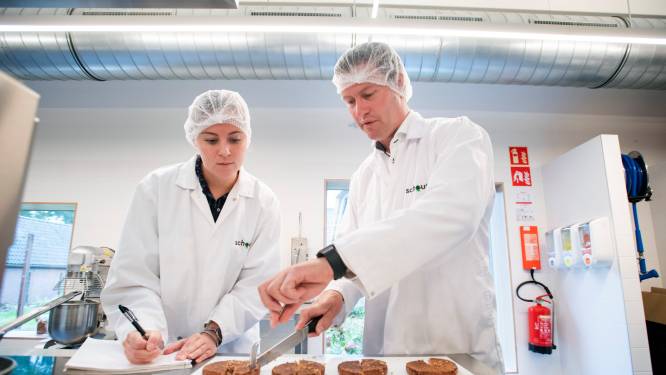 Henk Schouten geloofde altijd al in vegetarisch voedsel, en krijgt nu de wereld mee
