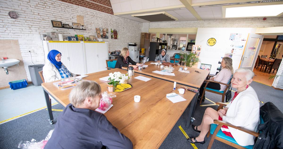 Wijkkamers Avedan in Almelo weer open ‘De muren kwamen thuis op me af