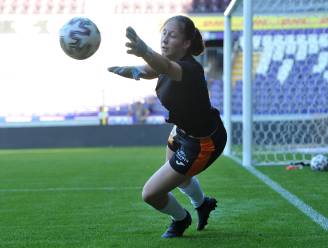 Doelvrouw Anke Stroobandt (Eendracht Aalst Ladies): “Tegen Zulte-Waregem onze eerste zege in play-off II boeken”