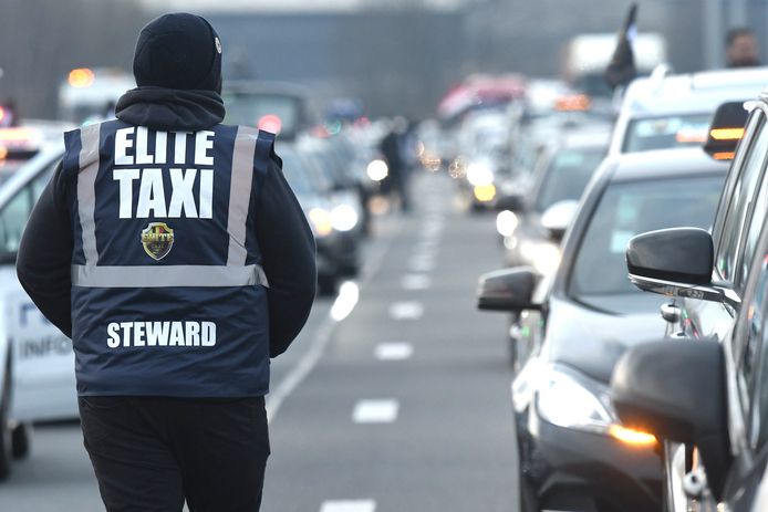 Het taxiprotest veroorzaakt veel verkeersproblemen in en rond Brussel.