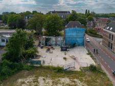 Gesteggel over tijdelijk parkeerterrein bij krakersvilla in Kampen: ‘Het wordt lastig’ 