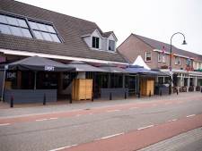 Halfuur in de wacht staan bij 112 is burgerwachten te gortig, ze letten niet meer op raddraaiers in cafés Deurne