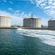 Dobberende gastankers en afgeschakelde kolencentrales: de gevolgen van de scherp dalende gasprijs laten zich voelen