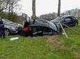 Onderzoek en ravage aan de Aamsveensweg na een achtervolging die leidde tot een crash bij Glanerbrug.